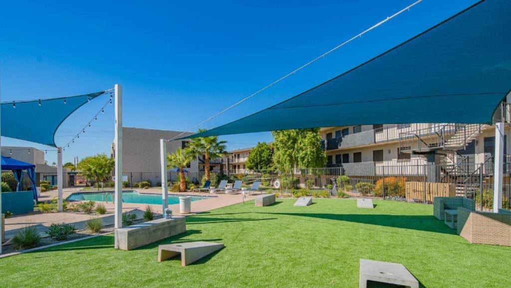 Apartemen Gorgeous Cozysuites Camelback W Pool Parking 06 *